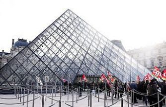 Louvre Müzesi grevi uzatma kararı aldı