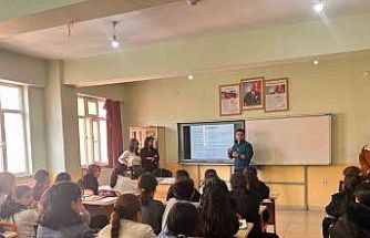 Malazgirt’te 8. sınıf öğrencilerine skolyoz taraması yapıldı