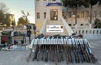 Mardin’de yasa dışı silah imalathanesine baskında çok sayıda silah ele geçirildi