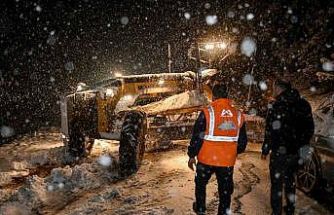 Mersin Büyükşehir Belediyesi, kar yağışına karşı 13 ilçede 7/24 teyakkuzda