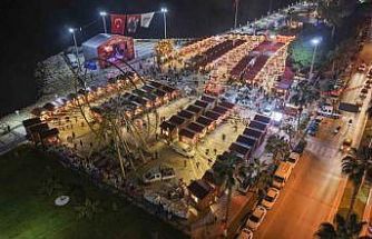 Mersin’de Yılbaşı Pazarı ışıl ışıl coşkuyla kapılarını açtı