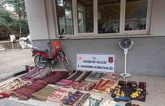 ‘Mezarcıyız’ deyip 20 evi soyan 2 şüpheli yakalandı
