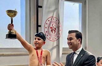 Midyat’ta özel sporcular için yüzme yarışması düzenlendi