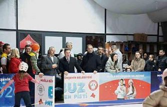 Muğla’da yeni yıl coşkusu buz paten pistiyle başladı