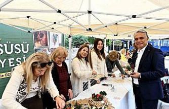 Muratpaşa Belediyesi’nden kadınlara kapı süsü atölyesi