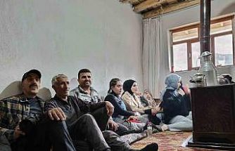 Muş’ta üniversite öğrencileri doğayı gezerek dengbejlik kültürüyle buluştu