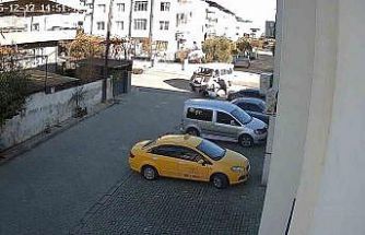 Nazilli’de minibüs önce motosiklete ardından park halindeki araçlara çarptı: 1 yaralı