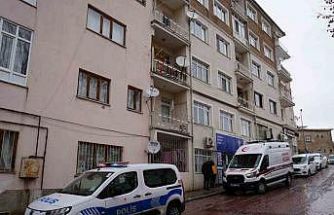 Niğde’de çift evlerinde ölü bulundu
