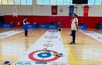 Niğde’de Okul Sporları Floor Curling Müsabakaları tamamlandı