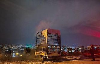 Niğde’de park halindeki kamyonette yangın çıktı