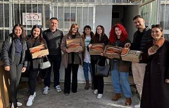 Öğrenciler babalarına ayakkabı yaptı
