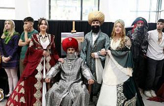 Öğrenciler roman kahramanlarını tanıttı