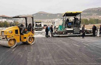 Okullar bölgesinde asfalt çalışmaları devam ediyor