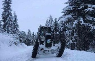 Ordu’da karla mücadele: 134 mahalle yolu ile 15 hasta ve 7 cenazeye müdahale edildi