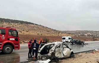 Otomobillerin hurdaya döndüğü kazada doktor öldü, 2 kişi de ağır yaralandı