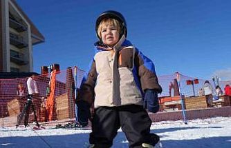 Palandöken’de yapay karla kayak keyfi