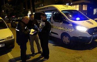 Park halindeki araçlara çarptı, pompalı tüfek ile işyeri sahibini yaraladı