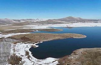 Patnos barajında kış güzelliği; Mavi ve beyazın buluşması