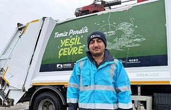 Pendik’te çöpten çıkan bağlama gönüllere dokundu