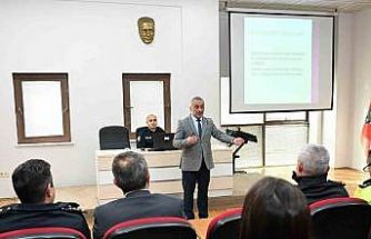 Polislere etkili iletişimde protokol ve nezaket