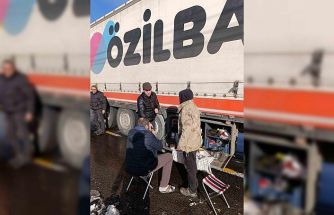 Posof Belediyesi’nden yolda kalan tır şoförlerine sıcak çorba