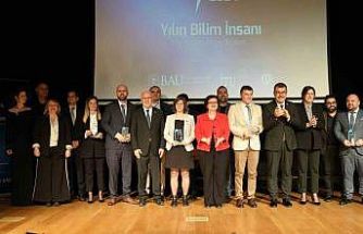 Rektör Savaş, 2024 Genç Bilim İnsanı Ödülleri programına katıldı