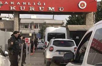 Sadettin Saran, saç ve kan örneği vermek üzere Adli Tıp Kurumuna getirildi