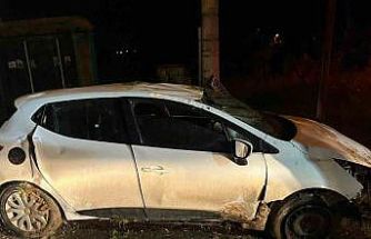Sakarya’da takla atan otomobilde sıkışan sürücü yaralandı