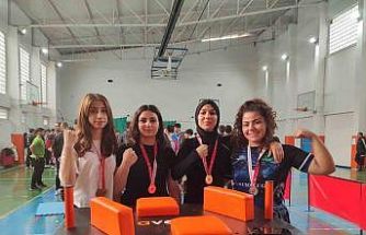 Salihlili imam hatipli kızların bileği bükülmedi