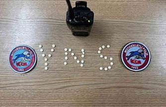 Samandağ’da uyuşturucu hapla yakalanan ehliyetsiz sürücüye 37 bin TL ceza