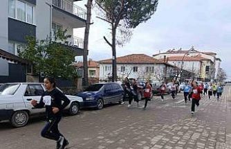 Selendi’de kros yarışı nefes kesti