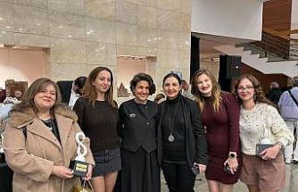 Seramik ve Cam Bölümü öğrencilerinden İzmir’de önemli başarı