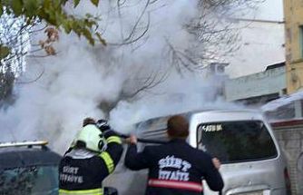 Siirt’te park halindeki kamyonet yandı