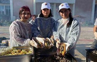 Sinop’ta şenlikte 1 ton hamsi tüketildi