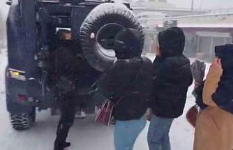 Şırnak’ta kar alarmı: Polis mahsur kalan vatandaşların yardımına koştu