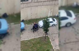 Site içinde karton istifleyen anne ve oğlu zabıtalara saldırdı