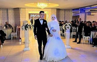 Sosyal medyada gündem olan çift dünyaevine girdi