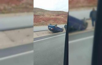 Takla atan otomobil refüje düştü: 2 yaralı