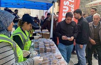 Tarsus’ta şehitler için helva ikramı