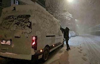 Tatvan’da kar yağışı hayatı olumsuz etkiledi: 40 köy ve 32 mezra yolu kapandı