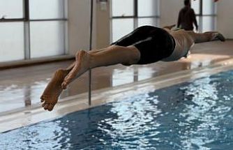 Tavşanlı’da yüzme rekoru, 1000 kişi yüzme öğrendi