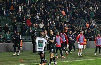 Tayfur Bingöl attığı golden sonra Uğurcan Bekçi tişörtü açtı