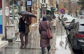 Tokat’ta kent merkezinde yağmur, yüksek kesimlerinde ise kar etkili oldu