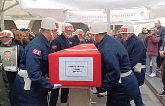 Trafik kazasında hayatını kaybeden genç üsteğmen toprağa verildi