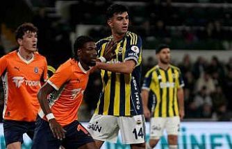 Trendyol Süper Lig: RAMS Başakşehir: 0 - Fenerbahçe: 0 (İlk yarı)