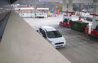 Tunceli’de 4.2’lik deprem anı güvenlik kamerasına yansıdı