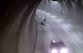 Tünelde motosikletle takla attı, bir dakika sonra yoluna devam etti