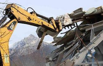 Uludağ’ın güzelliklerini mahveden yapılar yerle bir edildi