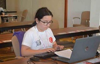 Uluslararası Bilgisayar Klavye Yarışında Türkiye Dünya şampiyonu oldu