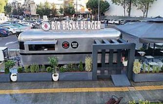 Ümraniye’de gençler için ekonomik menü sunan mekan kapılarını açtı